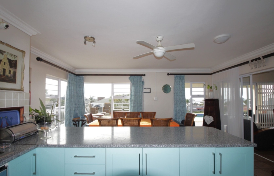 3 Bedroom Property for Sale in Wavecrest Eastern Cape